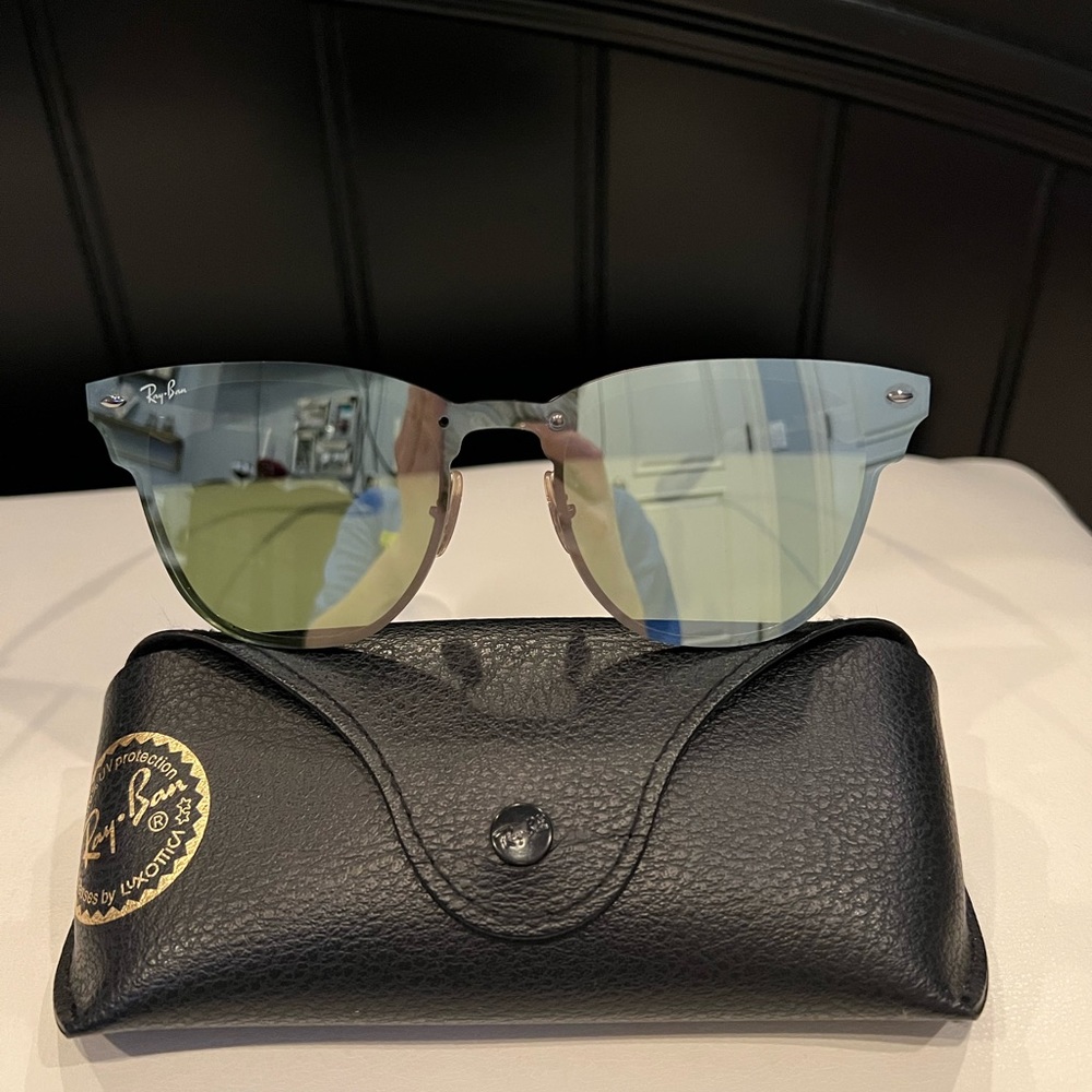 Ray-Ban Chrome Sunglasses 🕶️